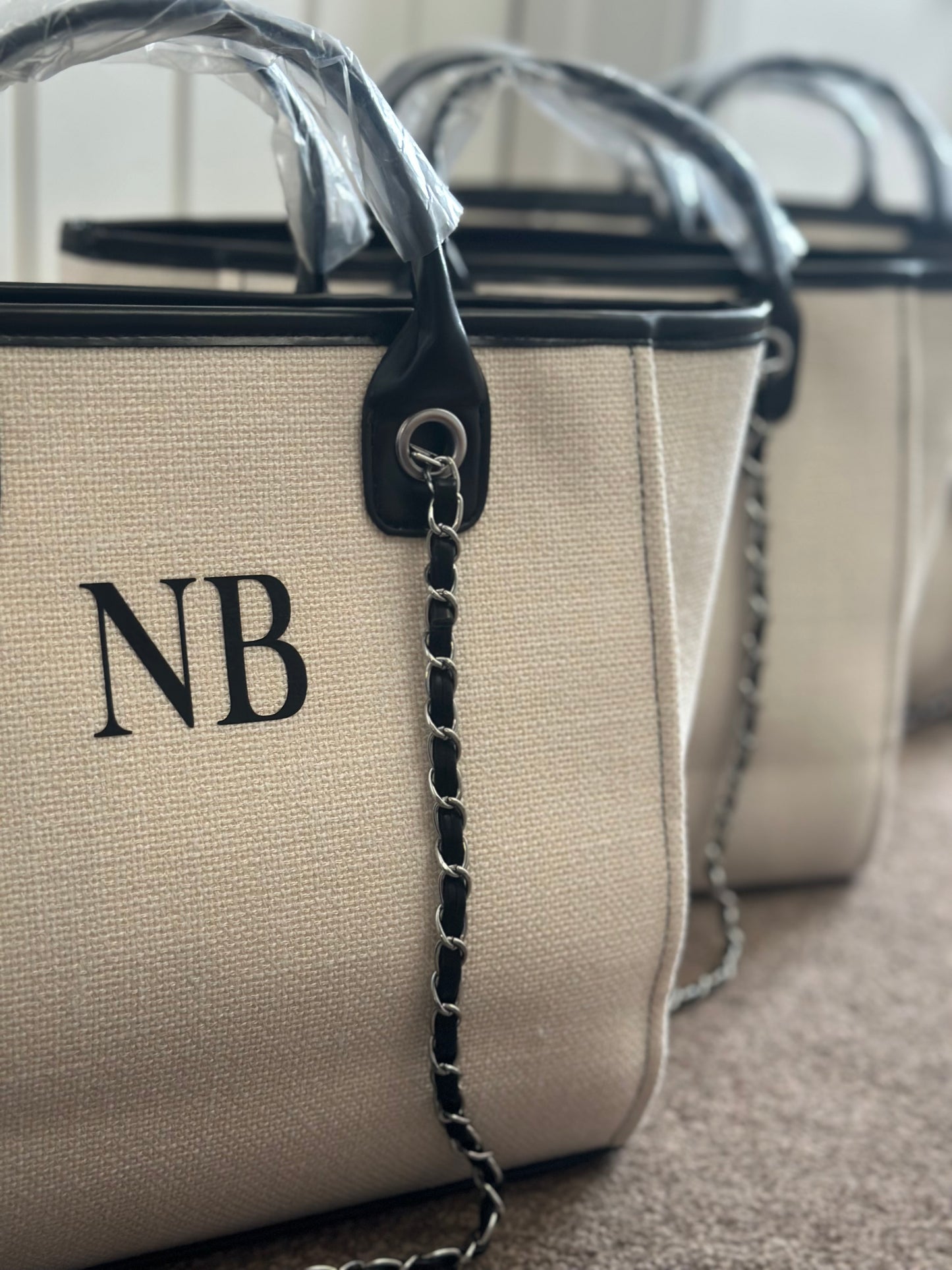 The On The Go Set - Cream + Black Wristlet W/ Gold Ring